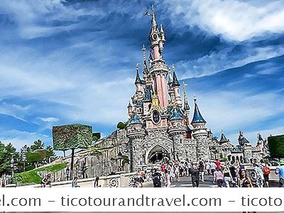 Disneyland Paris Park & ​​Resort Guide