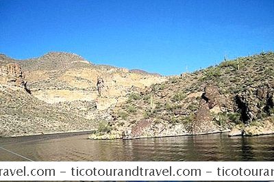 Dolly Steamboat Cruises Canyon Lake