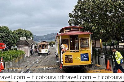 Levando O Trem Bart Da Sfo Para O Centro De San Francisco