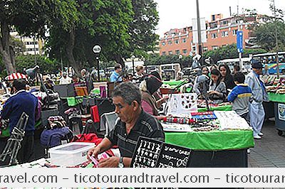 Luokka Keski- Ja Etelä-Amerikassa: Mercado De Pulgasin Markkinat Parque Kennedy, Miraflores