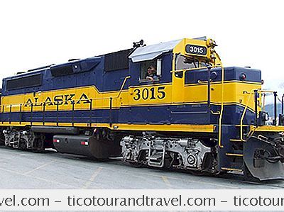 アラスカ鉄道グランドビュー列車 -  Anchorage To Seward