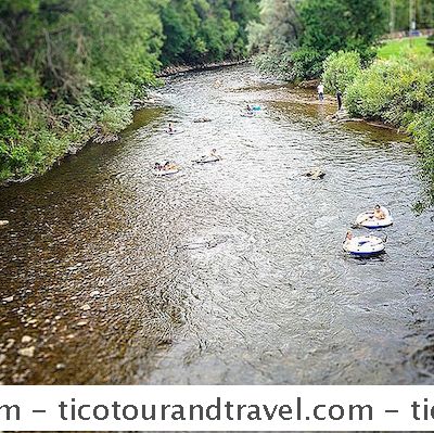 Tempat Terbaik Untuk Pergi River Tubing Dekat Denver