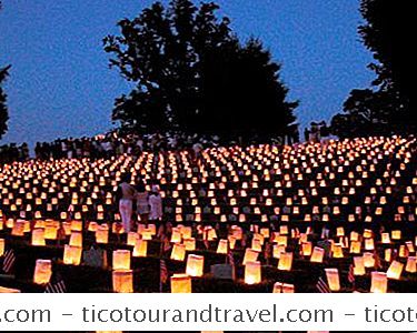 カテゴリ アメリカ: フレデリックスバーグ国立墓地記念日ウィークエンドイルミネーション