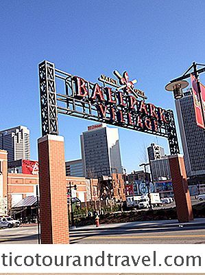 Sommarfilmer På Ballpark Village I Downtown St. Louis